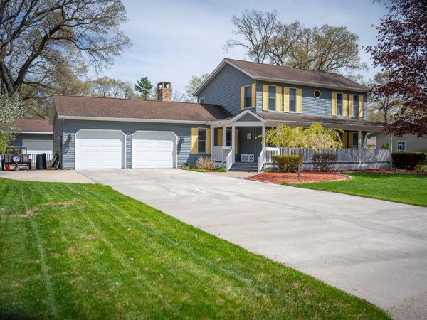 1086 Ivanhoe Drive, Muskegon, MI 49445