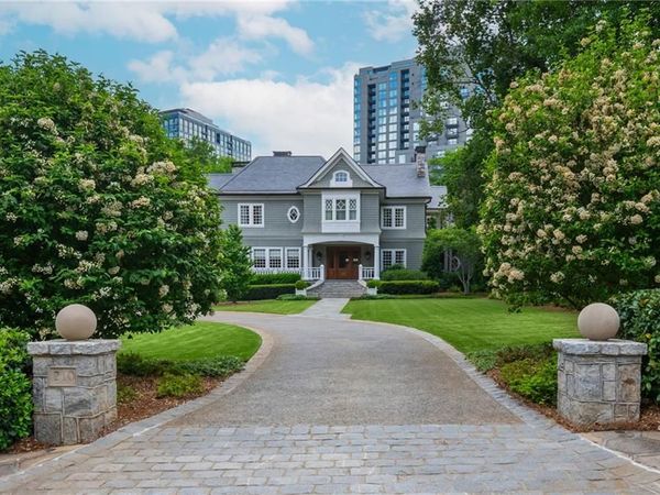 210 Peachtree Circle NE, Atlanta, GA 30309