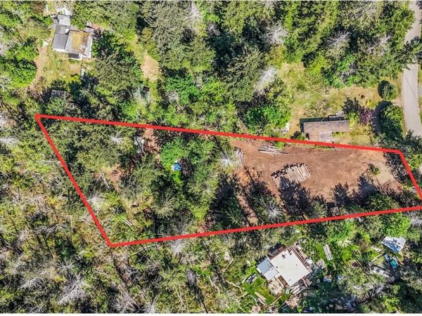 3250 Gunpowder Trail , Hornby Island, BC V0R 1Z0