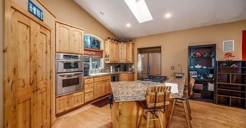 1346 Bonanza Avenue, South Lake Tahoe, CA 96150 Photo