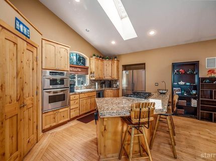 1346 Bonanza Avenue, South Lake Tahoe, CA 96150 Photo