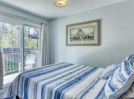 2146 Cornelian Drive, South Lake Tahoe, CA 91650 Photo