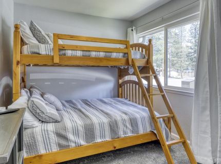 2146 Cornelian Drive, South Lake Tahoe, CA 91650 Photo