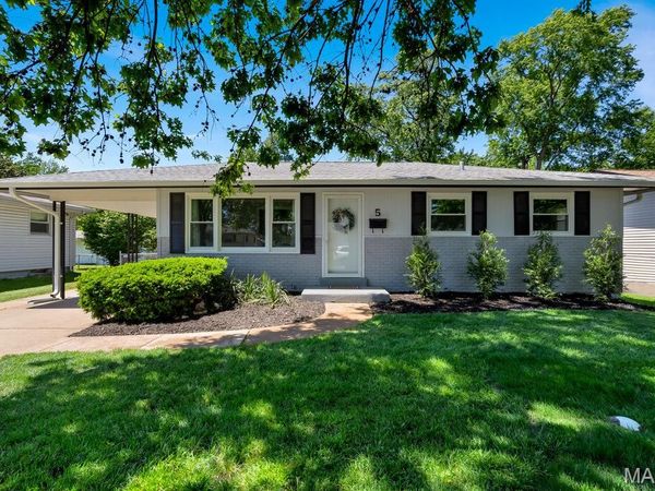 5 Manor Drive, Florissant, MO 63031