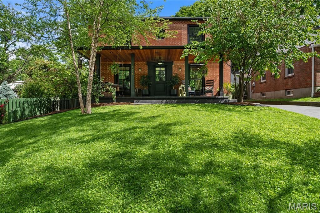 574 Hollywood Place , Webster Groves, MO 63119 Main Photo