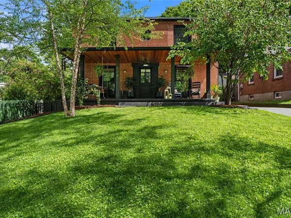 574 Hollywood Place , Webster Groves, MO 63119