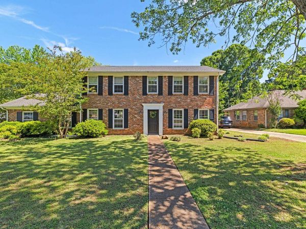 118 Shirley Dr, Florence, AL 35630