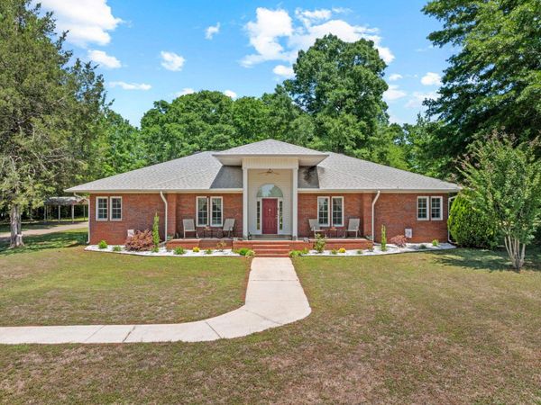 401 Co Rd 424, Killen, AL 35645