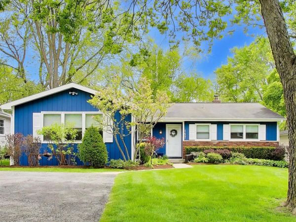 157 Walton Street , Barrington, IL 60010