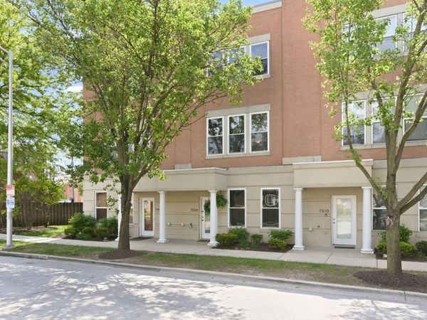 7308 CIRCLE Avenue , Unit 2M, Forest Park, IL 60130