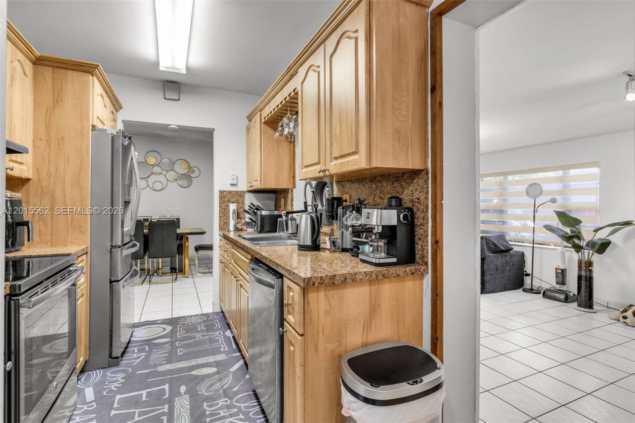 3270 SW 7th St , Miami, FL 33135 Photo