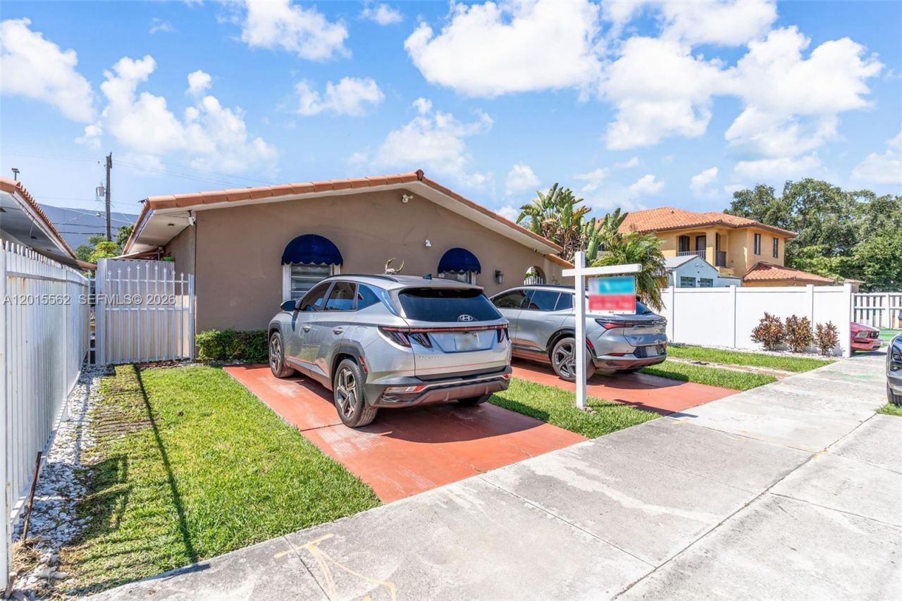 3270 SW 7th St , Miami, FL 33135 Photo