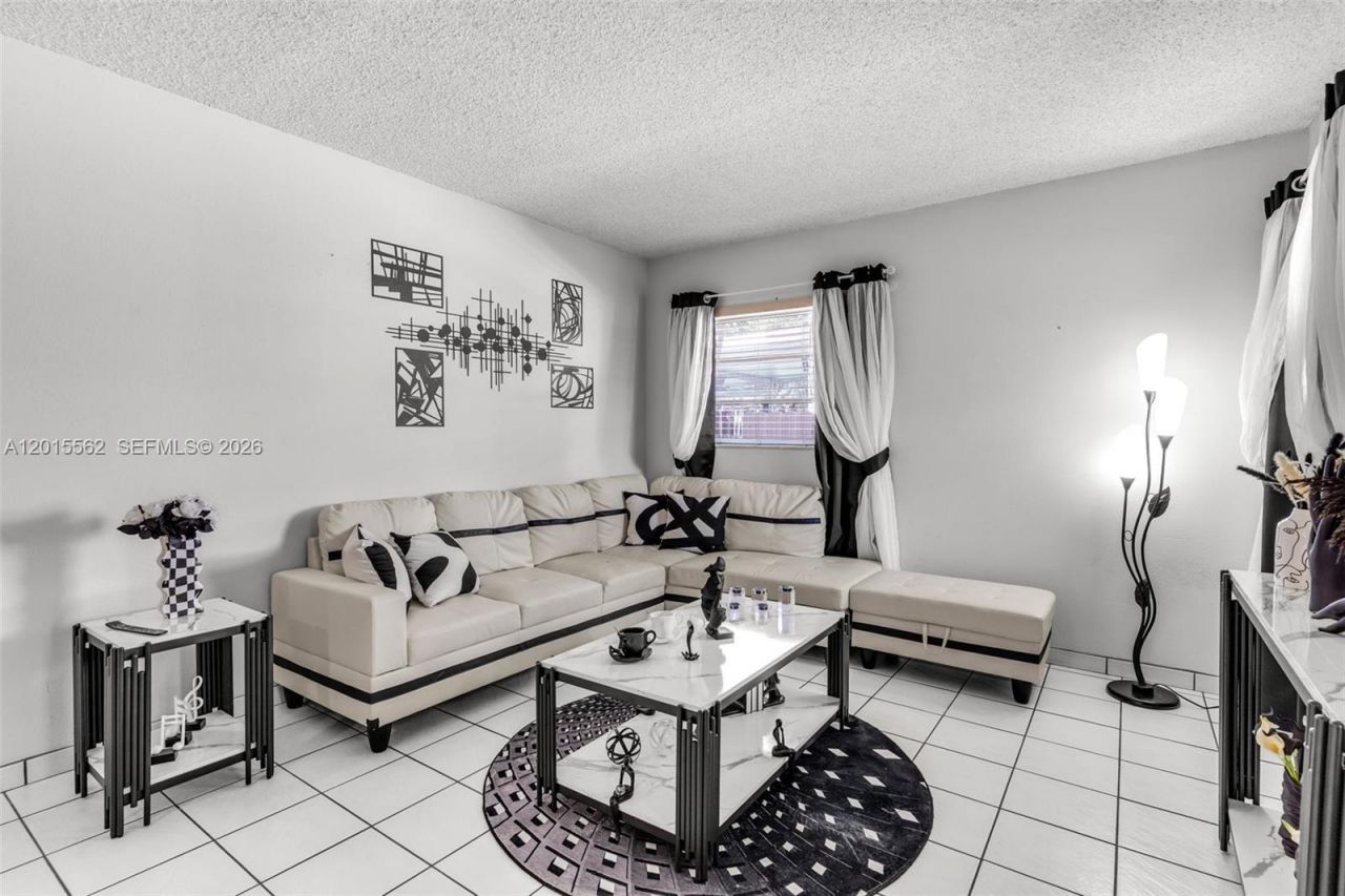 3270 SW 7th St , Miami, FL 33135 Photo
