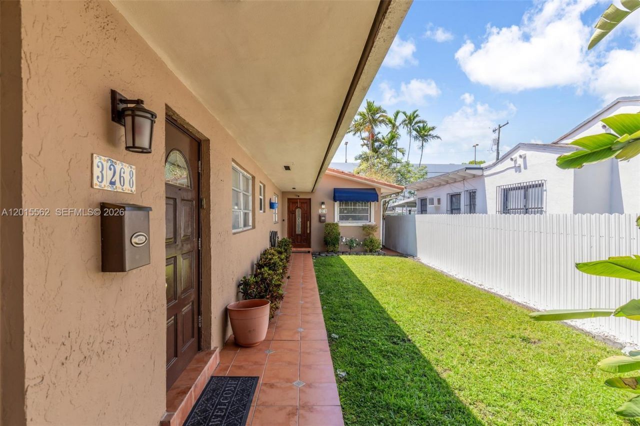3270 SW 7th St , Miami, FL 33135 Photo
