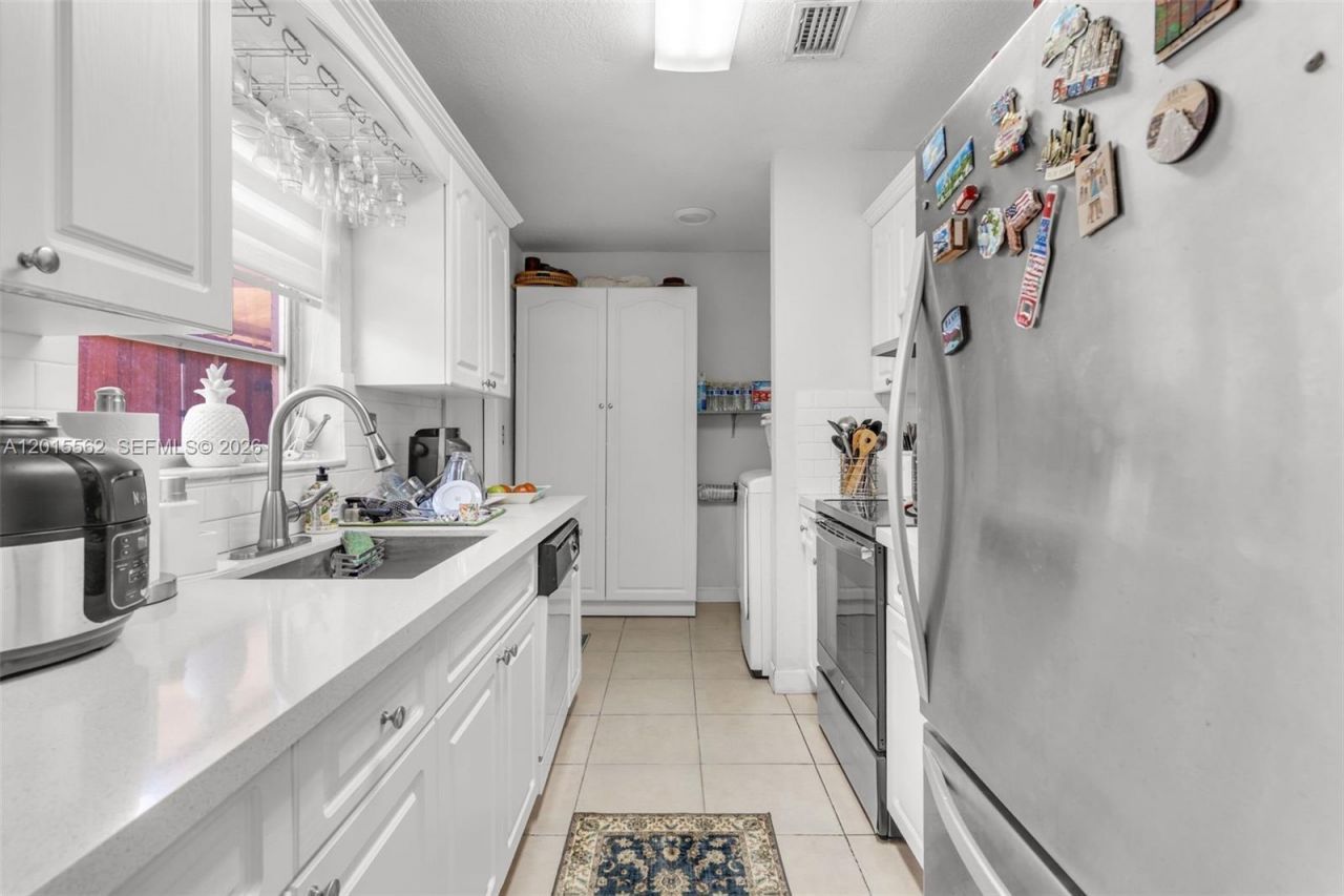 3270 SW 7th St , Miami, FL 33135 Photo