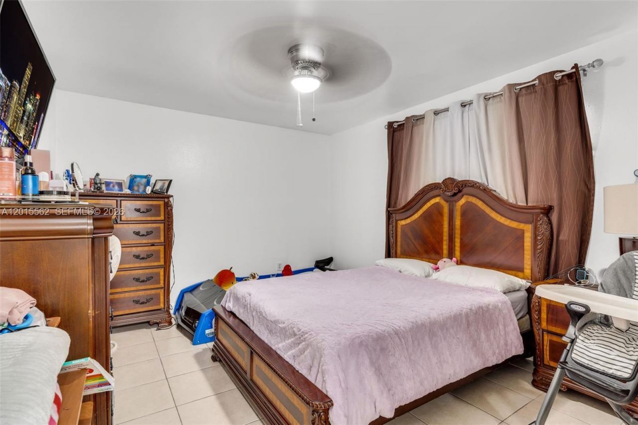 3270 SW 7th St , Miami, FL 33135 Photo