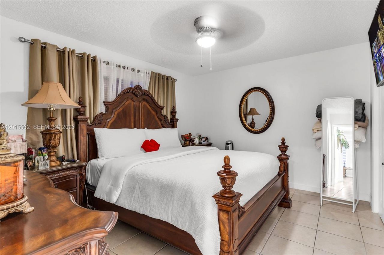 3270 SW 7th St , Miami, FL 33135 Photo