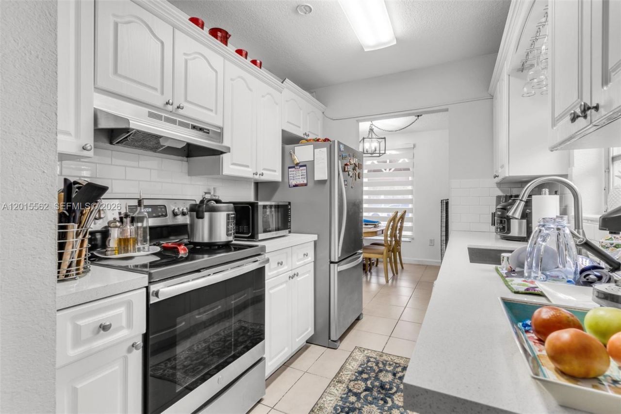 3270 SW 7th St , Miami, FL 33135 Photo