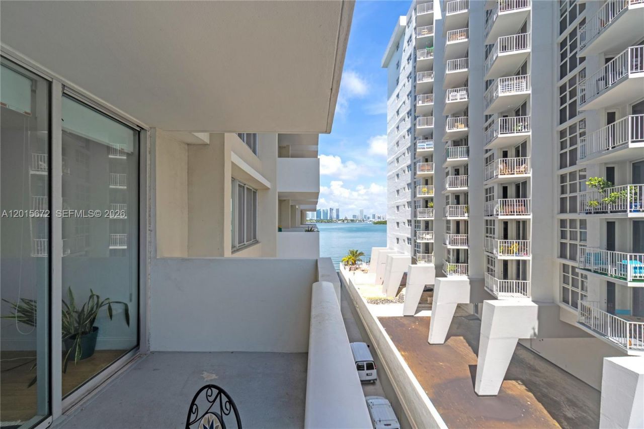 1200 West Ave, Unit 420, Miami Beach, FL 33139 Photo