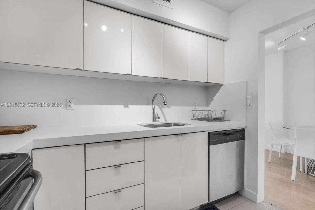 1200 West Ave, Unit 420, Miami Beach, FL 33139 Photo