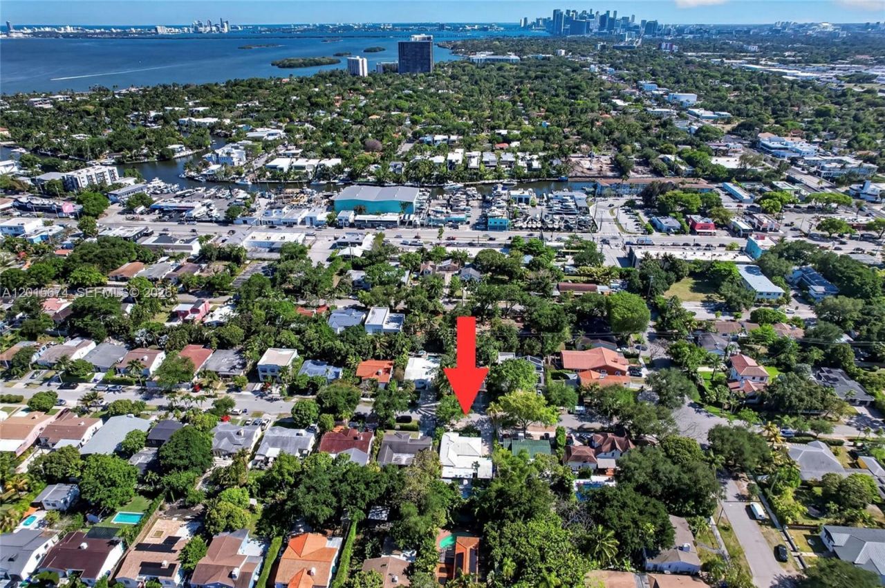 725 NE 81st St, Miami, FL 33138 Photo
