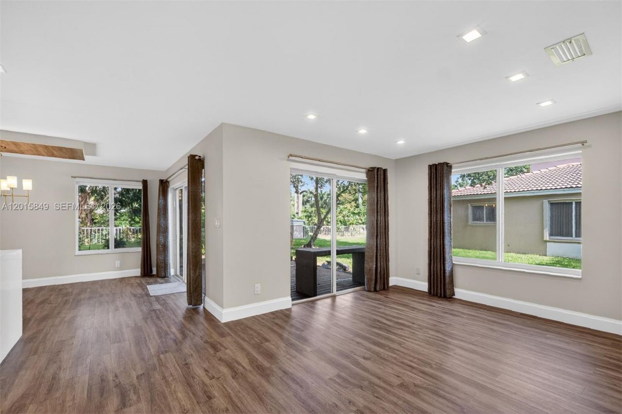 1603 W Harmony Lake Cir , Unit ., Davie, FL 33324 Photo