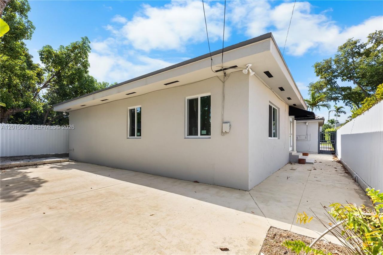 1835 SW 18th St, Miami, FL 33145 Photo