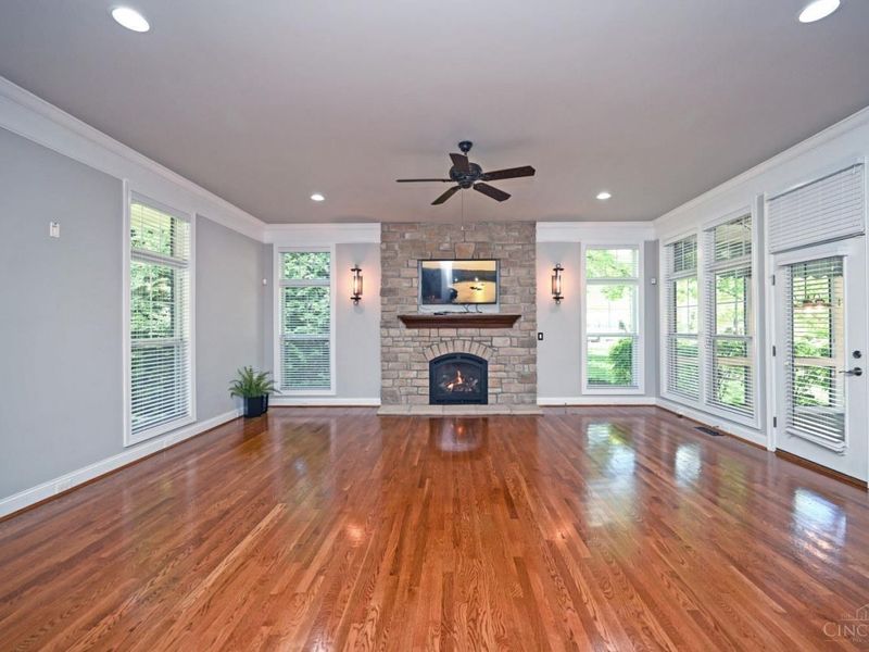 7054 Harbour Town Drive, West Chester, OH 45069 Photo 8
