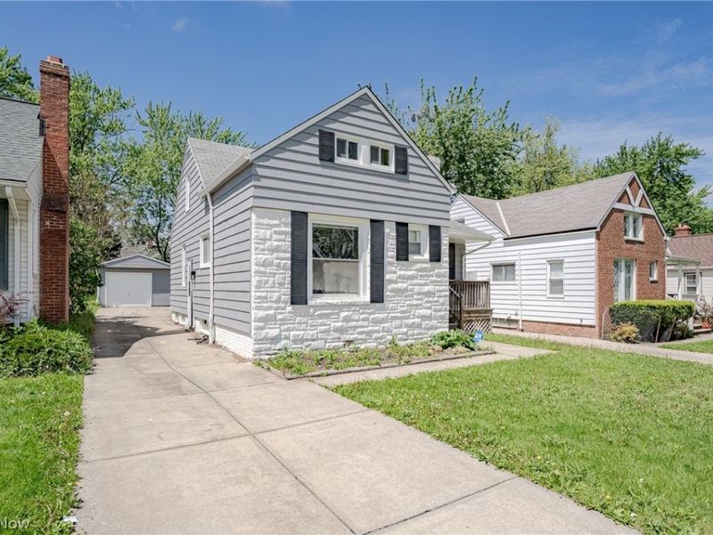 5264 E 117th Street, Garfield Heights, OH 44125 Photo 2