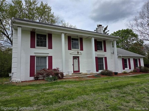 5715 Hobnail Circle, West Bloomfield Twp, MI 48322
