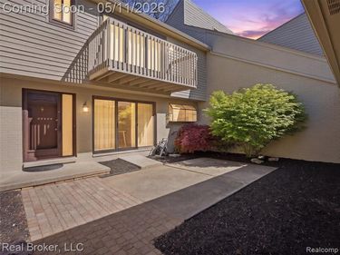 42115 E Edward Drive, Clinton Twp, MI 48038