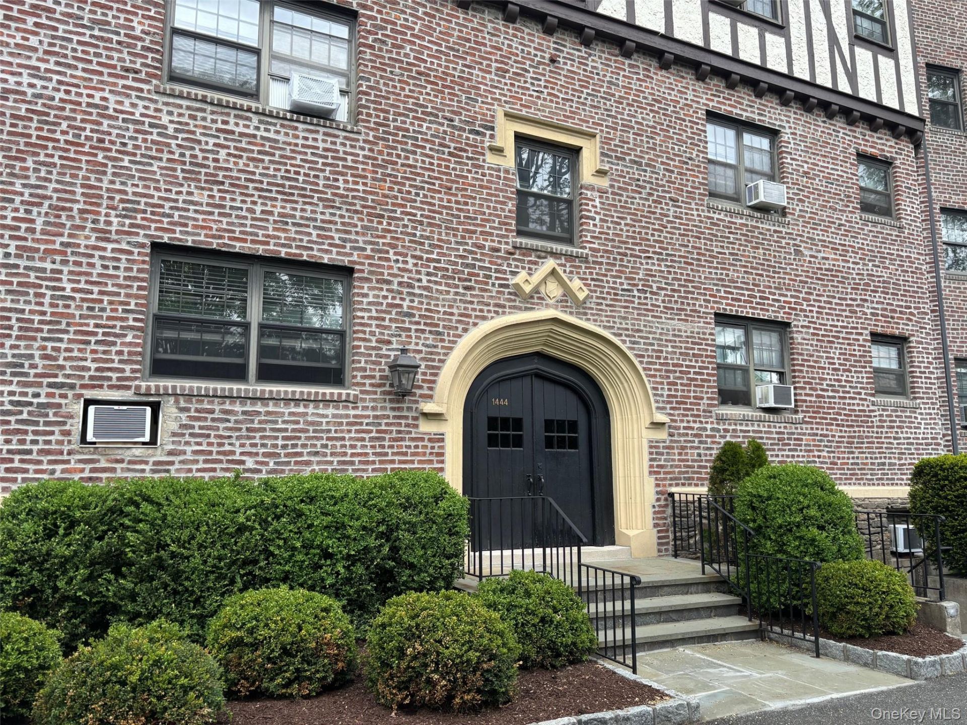 1444 Boston Post, Unit 3G, Larchmont, NY 10538 Main Photo