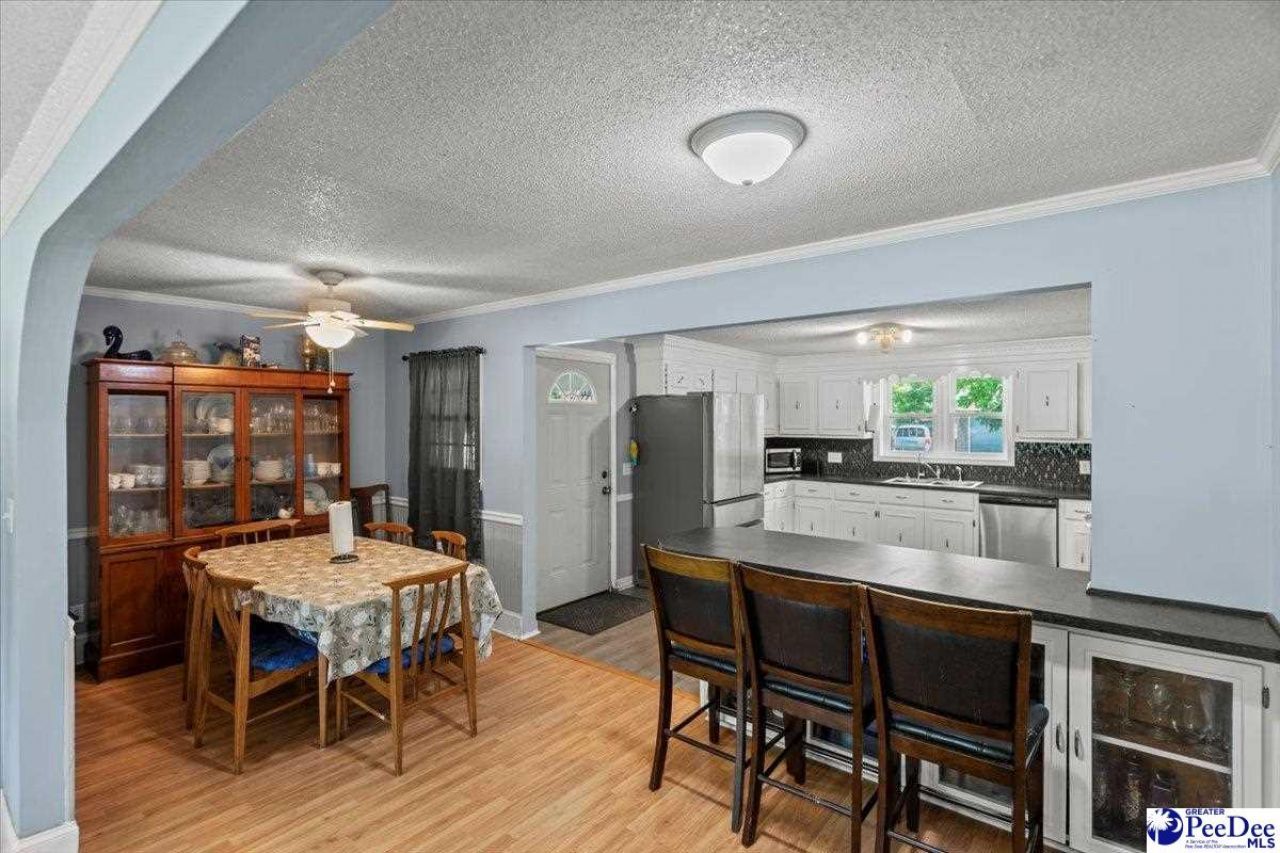 1111 Syracuse St. Photo 10
