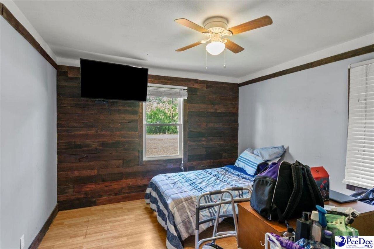 1111 Syracuse St. Photo 19