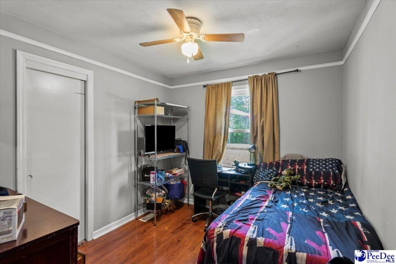 1111 Syracuse St. Photo 22