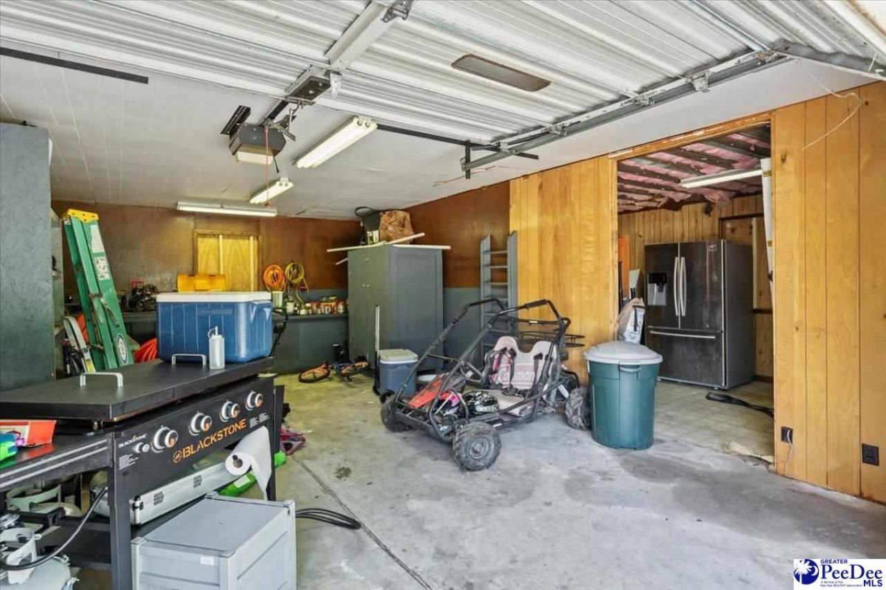 1111 Syracuse St. Photo 31