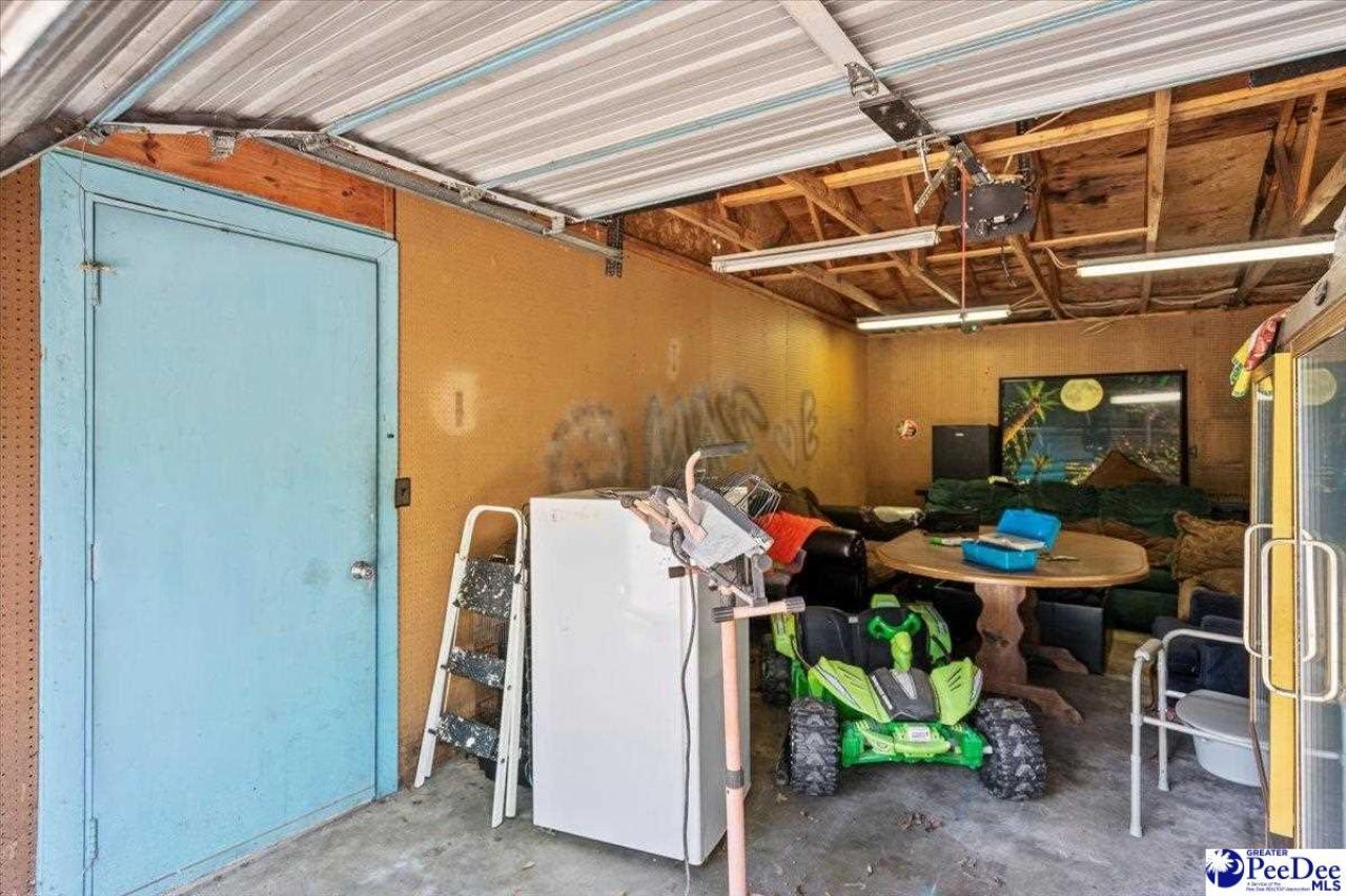 1111 Syracuse St. Photo 33