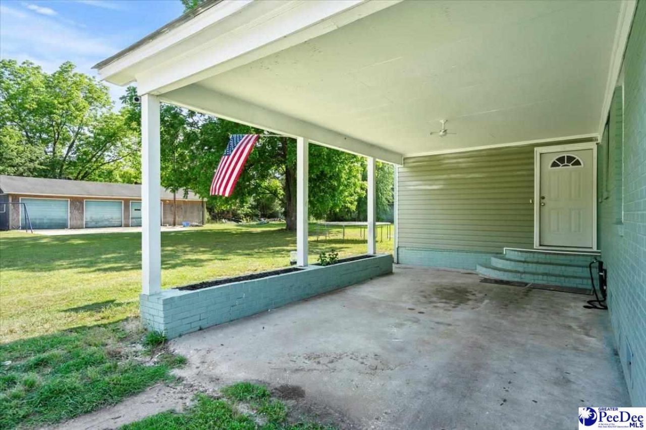 1111 Syracuse St. Photo 39
