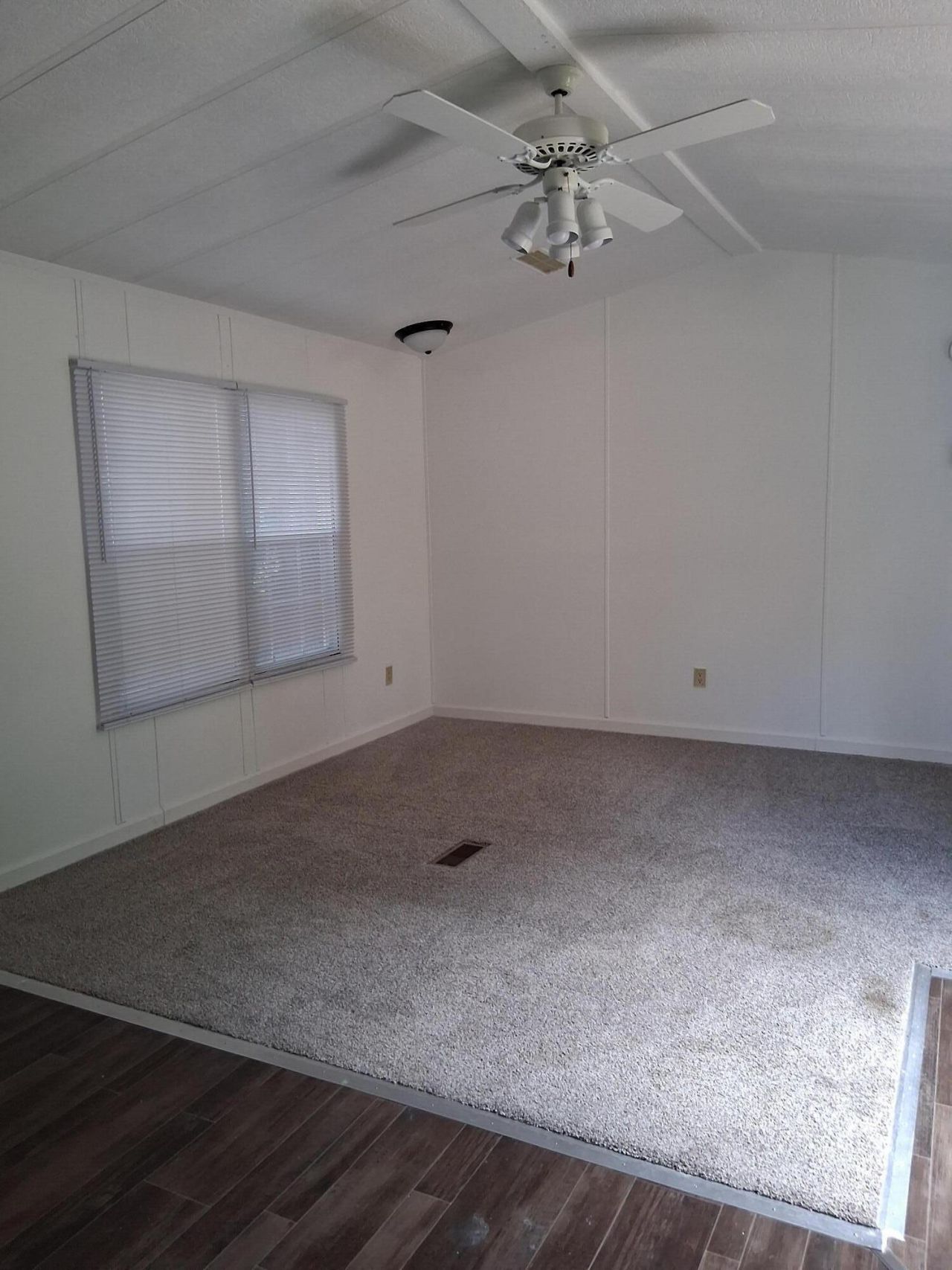 213 Enterprise Street Photo 5