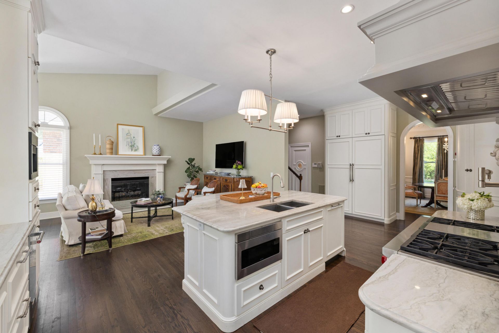 1210 Chersonese Round Photo 16