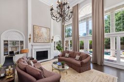 1210 Chersonese Round photo 4