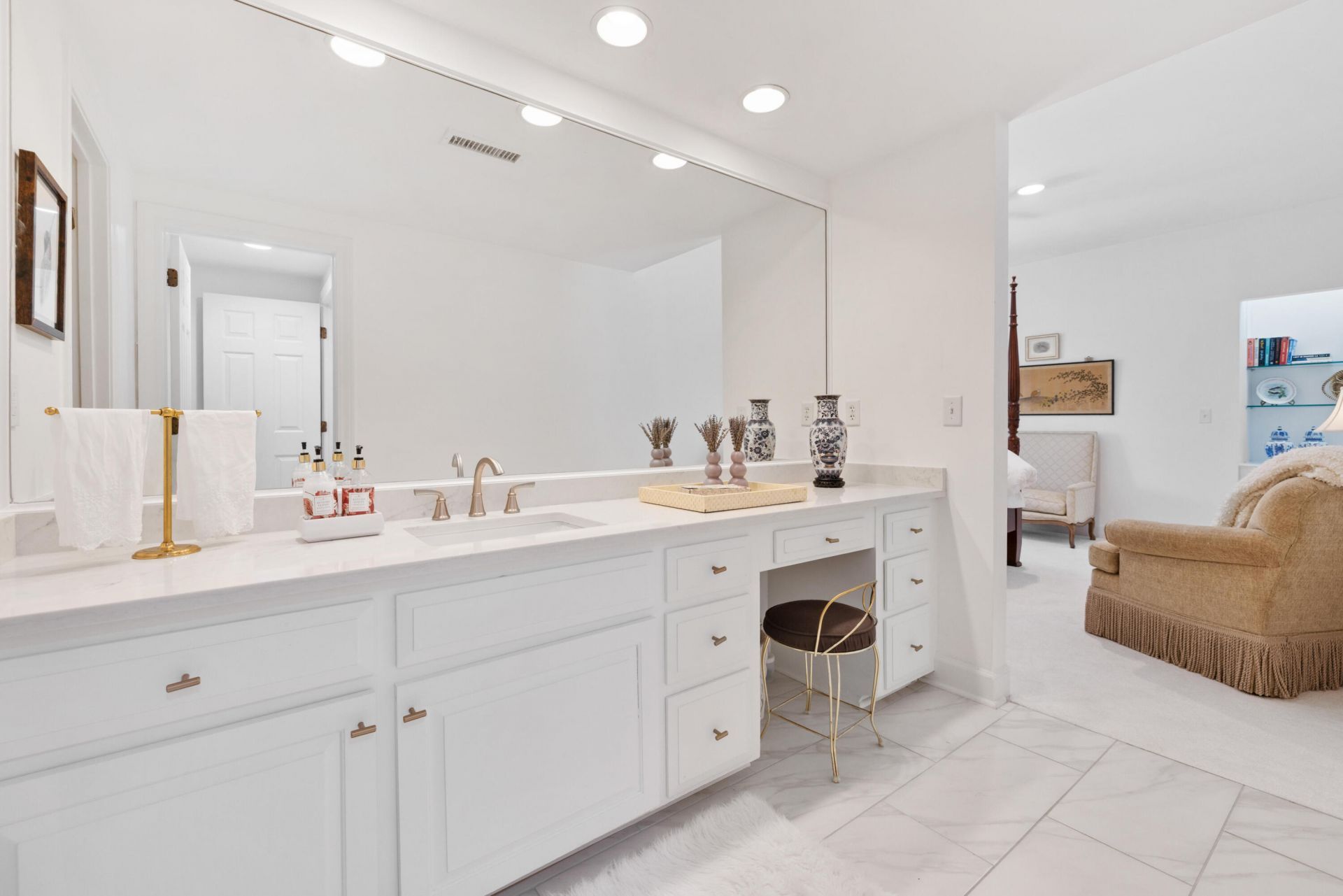 1210 Chersonese Round Photo 47