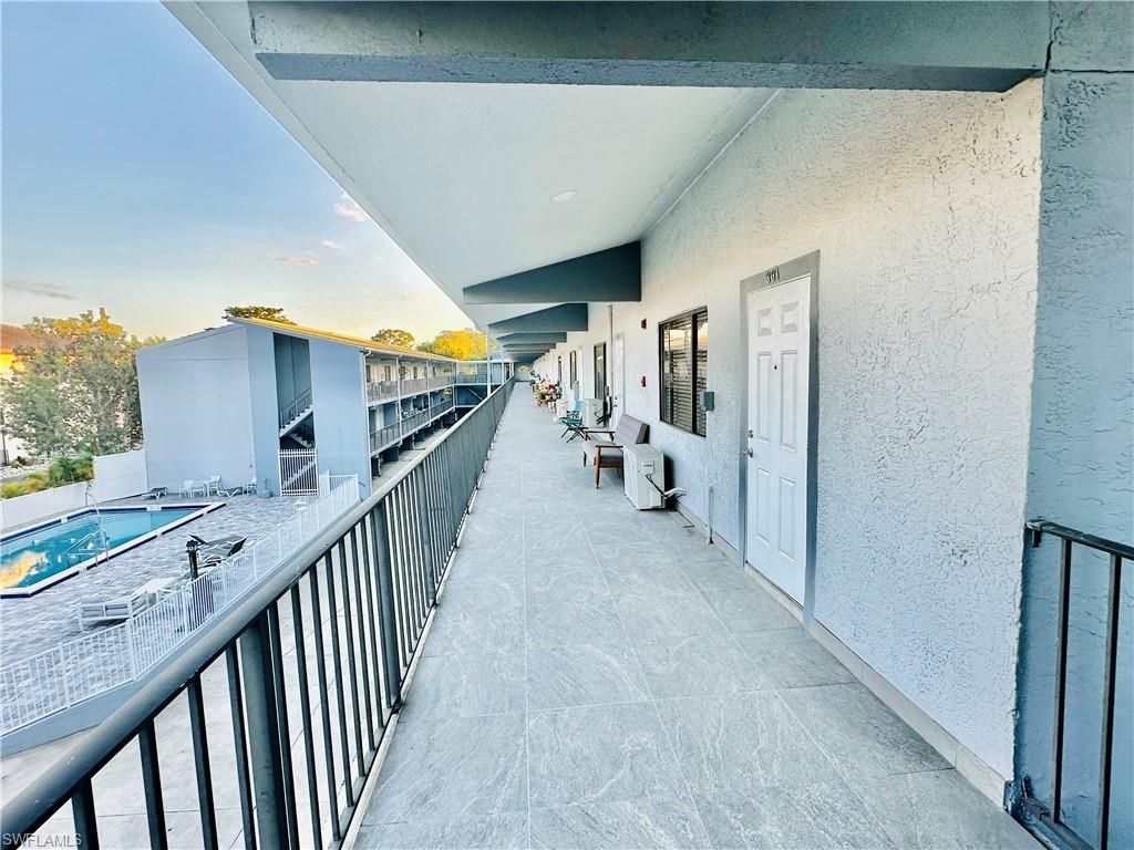 826 Wiggins Pass Rd, Unit 302, Naples, FL 34110 Photo