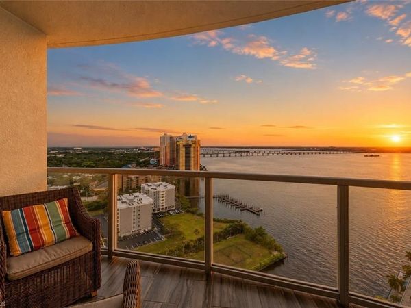 3000 Oasis Grand BLVD , Unit 2205, FORT MYERS, FL 33916