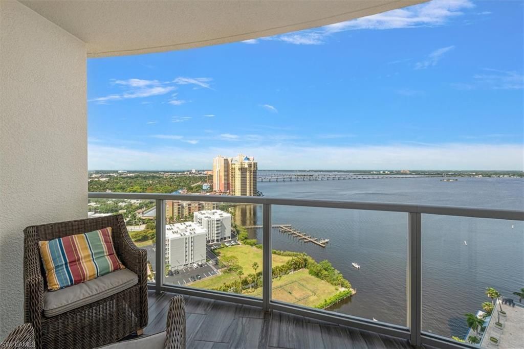 3000 Oasis Grand Blvd, Unit 2205, Fort Myers, FL 33916 Photo