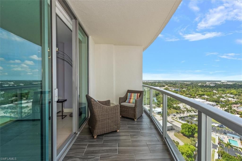 3000 Oasis Grand Blvd, Unit 2205, Fort Myers, FL 33916 Photo