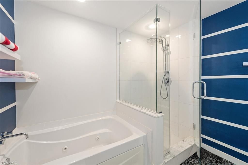 3000 Oasis Grand Blvd, Unit 2205, Fort Myers, FL 33916 Photo