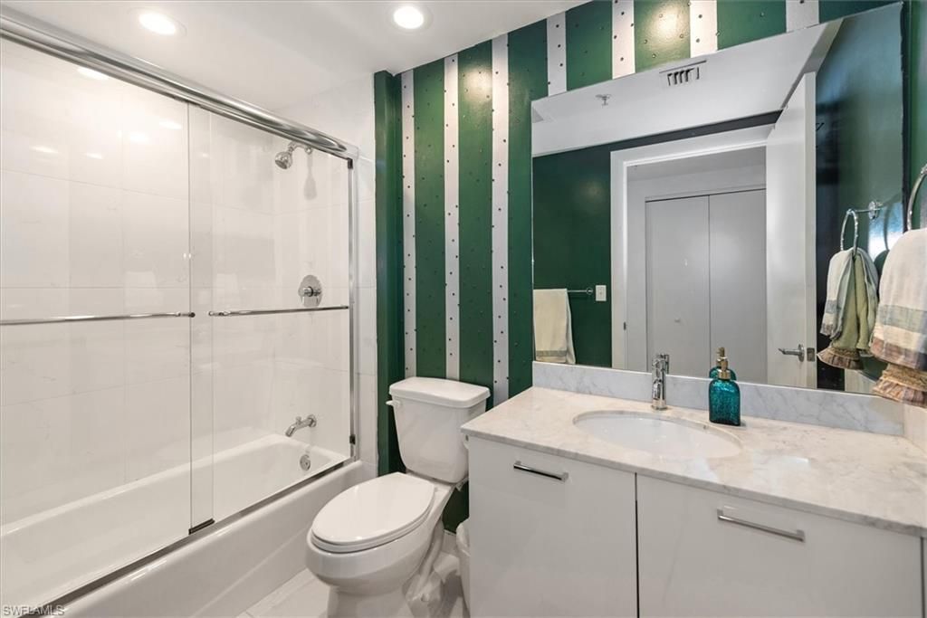 3000 Oasis Grand Blvd, Unit 2205, Fort Myers, FL 33916 Photo