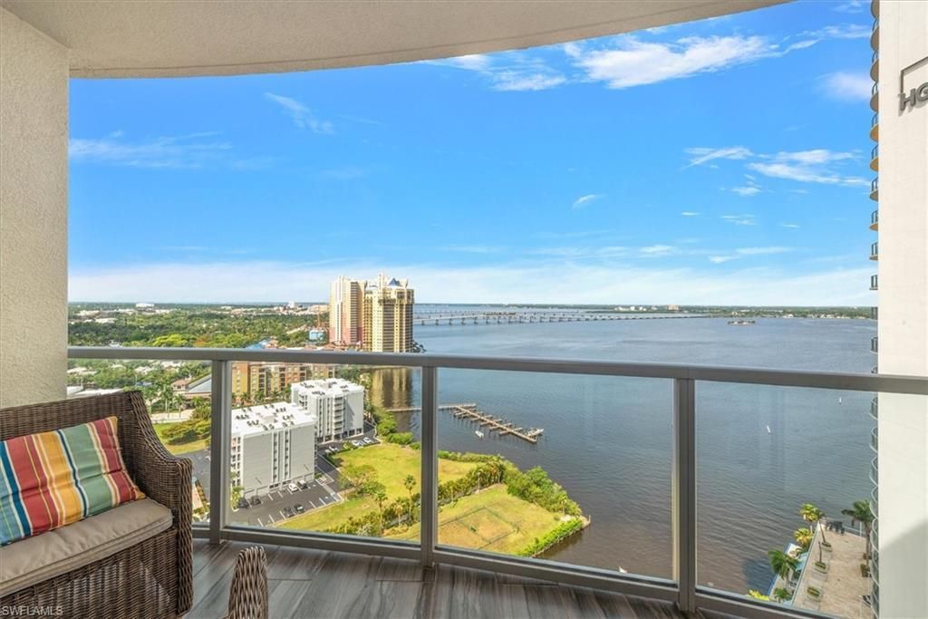 3000 Oasis Grand Blvd, Unit 2205, Fort Myers, FL 33916 Photo