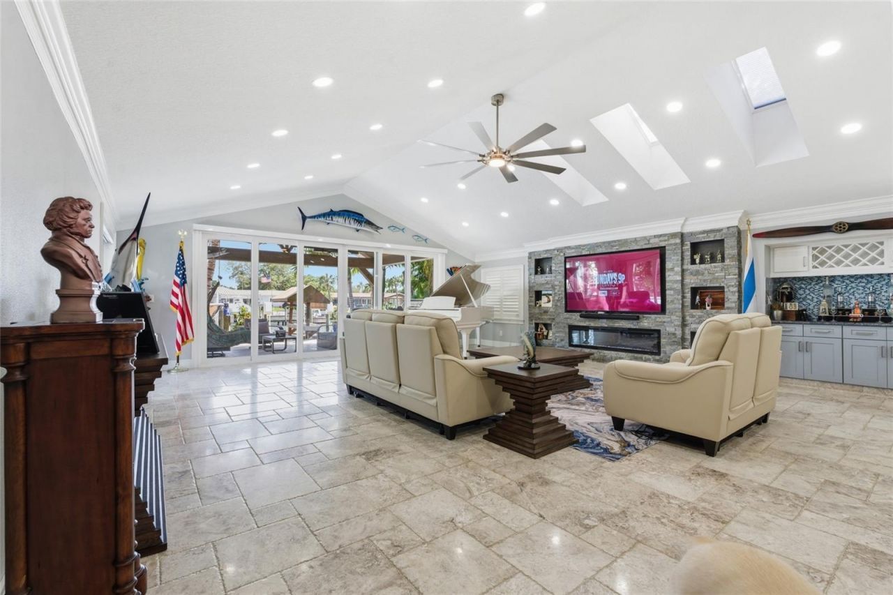 3874 48th Avenue S, Saint Petersburg, FL 33711 Photo